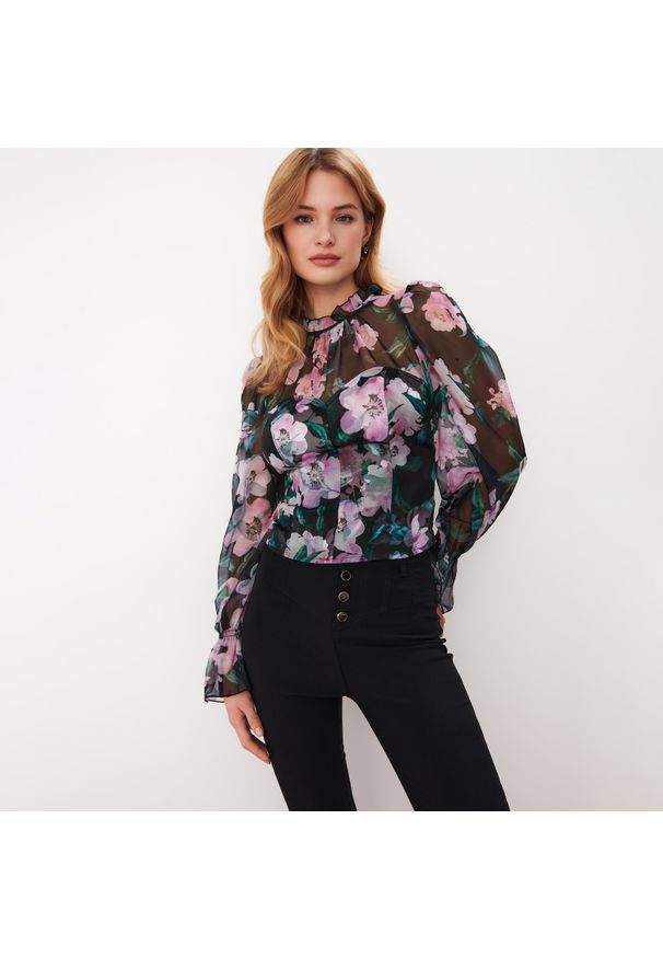 Mohito - Bluzka w kwiaty - Czarny. Kolor: czarny. Wzór: kwiaty