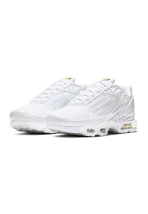 Buty do chodzenia męskie Nike Air Max Plus 3. Zapięcie: sznurówki. Kolor: biały. Materiał: materiał. Szerokość cholewki: normalna. Model: Nike Air Max. Sport: turystyka piesza