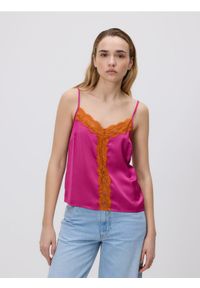 Reserved - Top z koronką - fuksja. Kolor: różowy. Materiał: koronka. Wzór: koronka #1