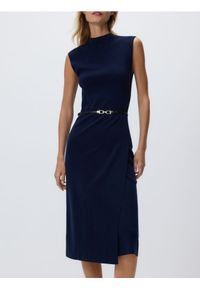 Reserved - Sukienka z paskiem - granatowy. Kolor: niebieski. Materiał: dzianina. Wzór: gładki. Typ sukienki: proste #1