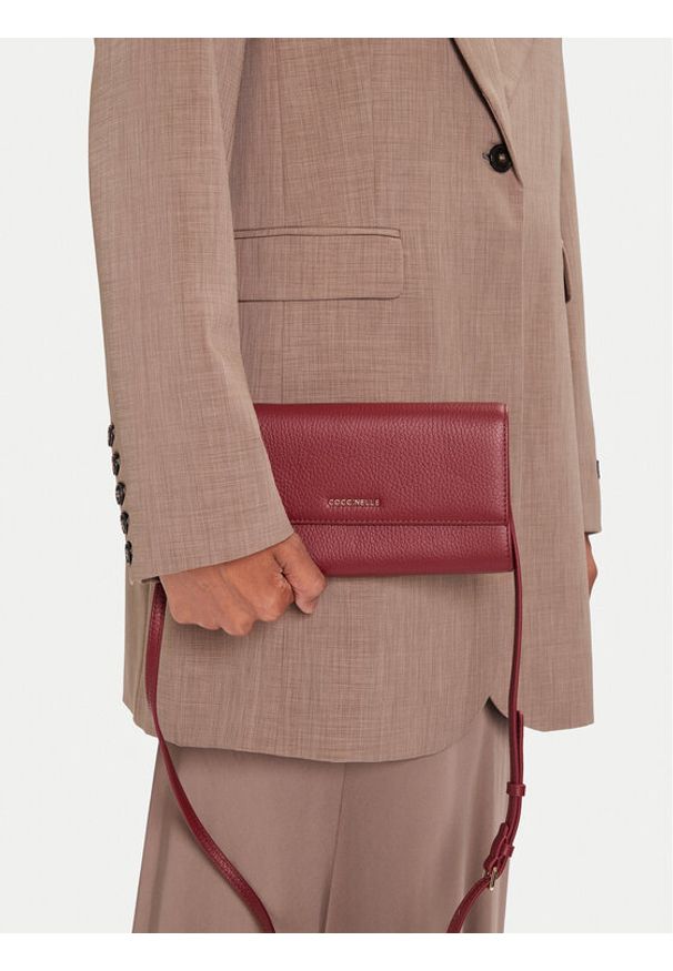 Coccinelle Torebka Mw5 Metallic Soft E2 MW5 18 27 01 Bordowy. Kolor: czerwony. Materiał: skórzane