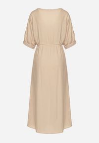 Born2be - Beżowa Wiskozowa Sukienka z Ażurową Lamówką Aravellea. Okazja: na co dzień. Typ kołnierza: dekolt w serek. Kolor: beżowy. Materiał: wiskoza. Wzór: ażurowy. Styl: casual, elegancki #3