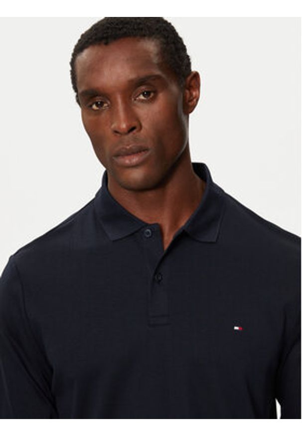 TOMMY HILFIGER - Tommy Hilfiger Polo MW0MW37317 Granatowy Regular Fit. Typ kołnierza: polo. Kolor: niebieski. Materiał: bawełna