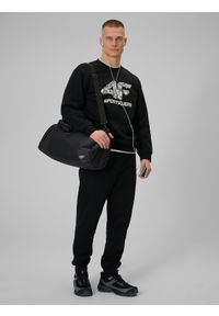 4f - 4F Bluza dresowa nierozpinana bez kaptura męska - czarna XL. Okazja: na spacer, na co dzień, do pracy. Typ kołnierza: bez kaptura. Kolor: czarny. Materiał: dresówka. Styl: casual, klasyczny #2