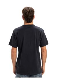 Quiksilver - Koszulka z krótkim rękawem dla Mężczyzn EV GRADIENT BOX Czarny. Kolor: niebieski. Materiał: materiał, bawełna. Długość rękawa: krótki rękaw. Długość: krótkie. Wzór: gradientowy