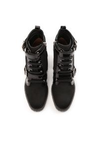 Kazar - Ponadczasowe botki z łączonych materiałów. Zapięcie: sprzączka. Kolor: czarny. Materiał: skóra, zamsz, lakier. Szerokość cholewki: normalna. Obcas: na obcasie. Styl: street. Wysokość obcasa: średni #4