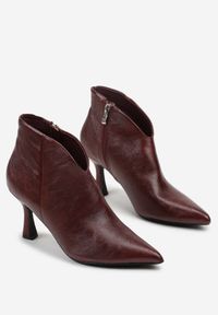 Renee - Bordowe Eleganckie Botki na Klepsydrze ze Szpiczastym Noskiem Sulibbia. Nosek buta: szpiczasty. Kolor: czerwony. Materiał: satyna, jeans. Obcas: na obcasie. Styl: elegancki. Wysokość obcasa: średni #3