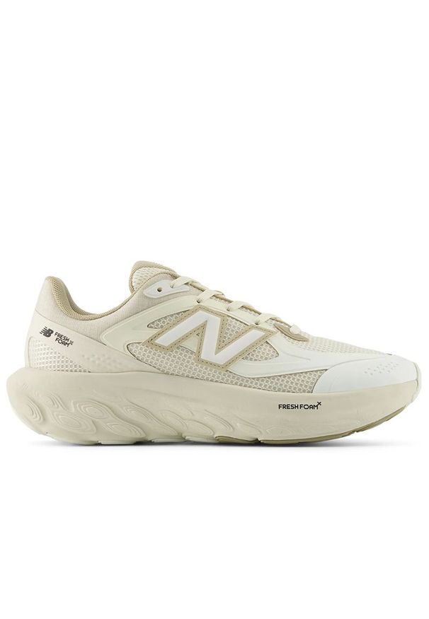 Buty damskie New Balance UTRN3U5 - beżowe. Okazja: na co dzień, na spacer. Kolor: beżowy. Materiał: syntetyk, materiał. Szerokość cholewki: normalna. Sport: turystyka piesza