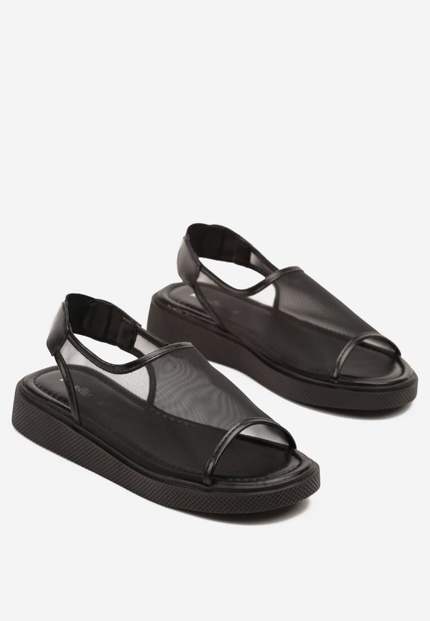 Renee - Czarne Sandały Ozdobione Paskiem Hirmoi. Okazja: na imprezę. Zapięcie: pasek. Kolor: czarny. Materiał: jeans. Wzór: aplikacja. Sezon: lato. Styl: elegancki