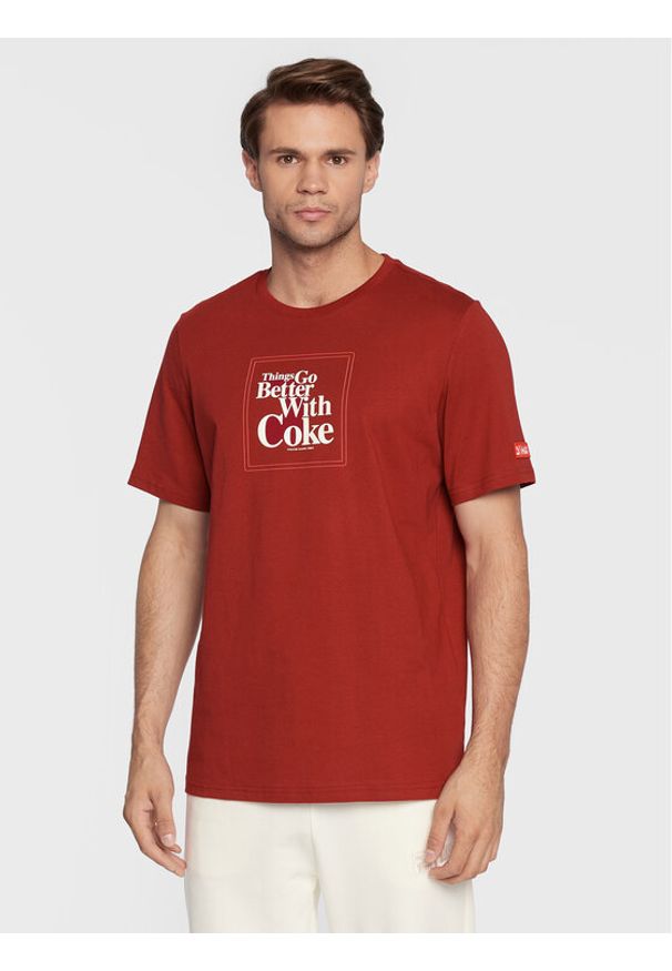 Puma T-Shirt COCA-COLA Graphic 536158 Czerwony Regular Fit. Kolor: czerwony. Materiał: bawełna