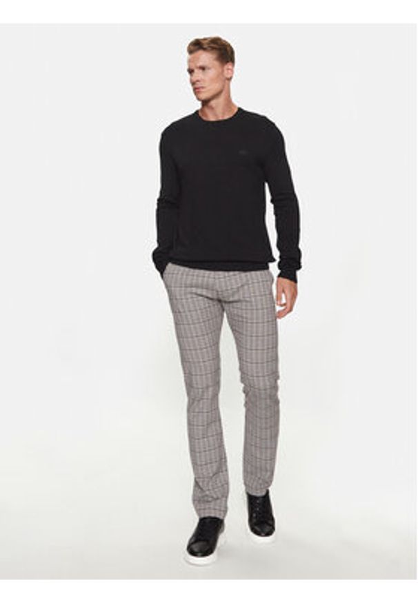 Lindbergh Sweter 30-80043 Czarny Slim Fit. Kolor: czarny. Materiał: wiskoza