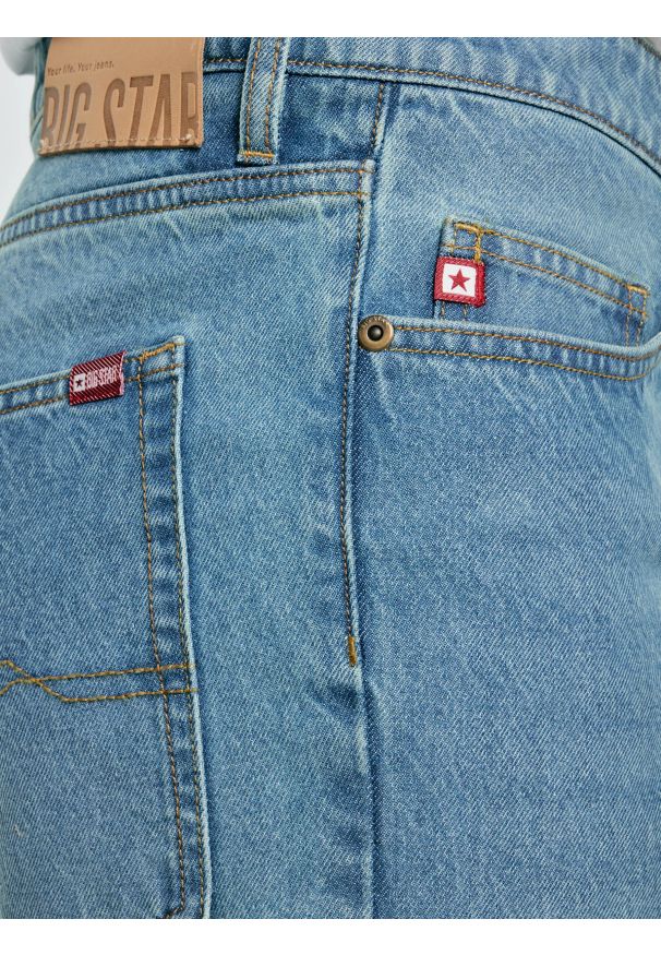 Big-Star - Szorty męskie jeansowe niebieskie Colter 310. Stan: podwyższony. Kolor: niebieski. Materiał: jeans. Długość: krótkie. Sezon: lato. Styl: wakacyjny, vintage, klasyczny