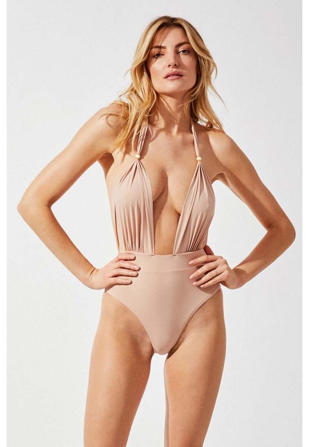 PRAIA BEACHWEAR - Praia Beachwear jednoczęściowy strój kąpielowy SUMMERTIME SADNESS kolor beżowy miękka miseczka. Kolor: beżowy. Materiał: materiał