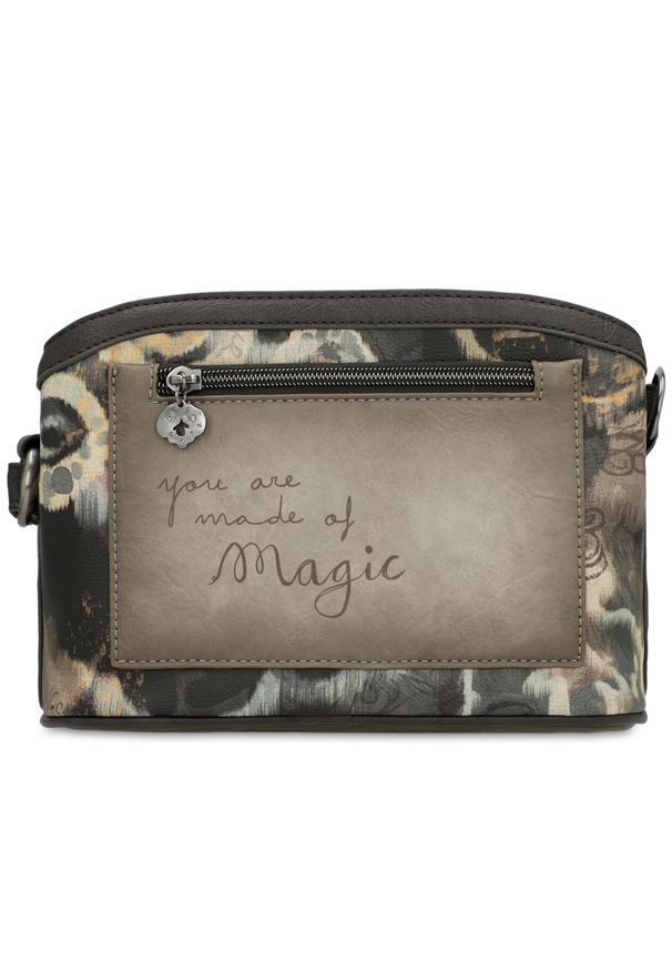 Szara Stylowa Listonoszka Damska Anekke Trzy Komory. Kolor: szary. Wzór: napisy. Dodatki: z breloczkiem. Styl: elegancki. Rodzaj torebki: na ramię