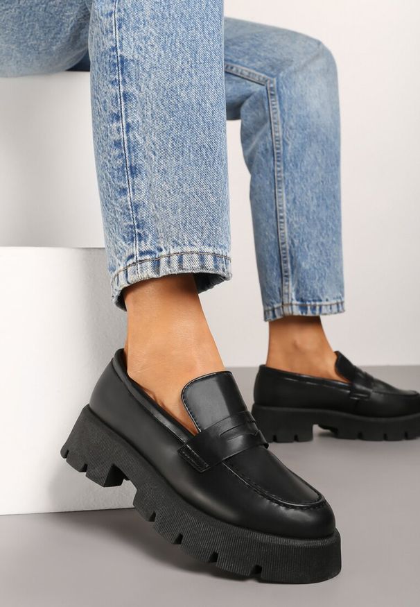 Born2be - Czarne Mokasyny na Grubej Podeszwie ze Żłobieniami Resizora. Kolor: czarny. Materiał: jeans. Styl: klasyczny, elegancki