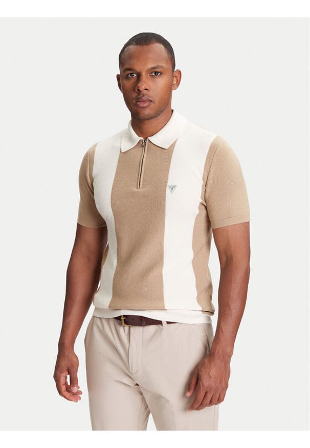 Guess Sweter M5YR11 Z3OE2 Beżowy Regular Fit. Kolor: beżowy. Materiał: syntetyk