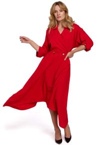 MOE - Czerwona Asymetryczna Rozkloszowana Sukienka z Kopertowym Dekoltem. Kolor: czerwony. Materiał: poliester, elastan. Typ sukienki: kopertowe, asymetryczne