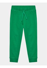 United Colors of Benetton - United Colors Of Benetton Spodnie dresowe 3BC1CF04P Zielony Regular Fit. Kolor: zielony. Materiał: bawełna