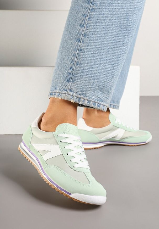 Born2be - Jasnozielone Sneakersy z Geometrycznym Wzorem Clesanna. Okazja: na co dzień. Kolor: zielony. Materiał: jeans. Wzór: geometria
