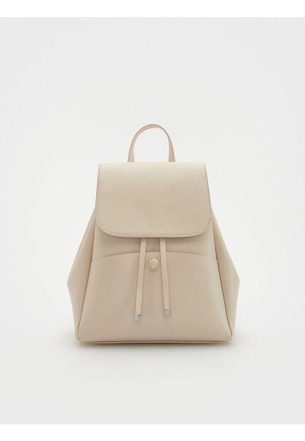 Reserved - Plecak z troczkami - kremowy. Kolor: kremowy. Materiał: skórzane