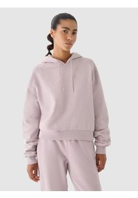 4f - 4F Bluza dresowa z kapturem damska 4F x Anna Lewandowska - beżowa L. Okazja: na co dzień. Typ kołnierza: kaptur. Kolor: beżowy. Materiał: dresówka. Wzór: gładki, ze splotem. Styl: casual, sportowy #1
