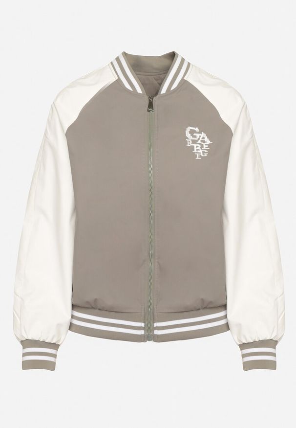 Born2be - Zielona Kurtka Bomberka w Sportowym Stylu z Napisem Evalinas. Okazja: na co dzień. Kolor: zielony. Materiał: jeans. Wzór: napisy. Styl: sportowy