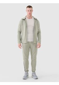 4f - 4F Spodnie treningowe szybkoschnące męskie - khaki XXL. Kolor: oliwkowy, brązowy, wielokolorowy. Materiał: syntetyk, dresówka, materiał, dzianina, włókno, elastan. Wzór: jednolity, ze splotem. Sport: fitness