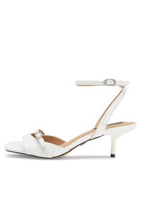 Nine West Sandały BYCCC02 Biały. Kolor: biały. Materiał: skóra