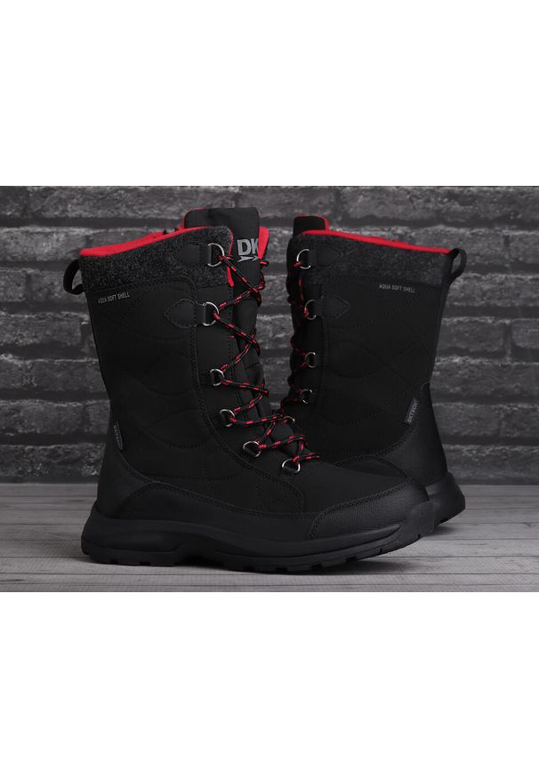 Buty zimowe damskie wysokie softshell DK FROZEN. Kolor: czerwony, wielokolorowy, czarny. Materiał: softshell. Sezon: zima