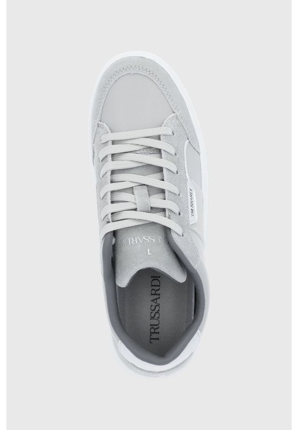 Trussardi Jeans - Trussardi Buty kolor szary na płaskiej podeszwie. Nosek buta: okrągły. Zapięcie: sznurówki. Kolor: szary. Materiał: guma. Obcas: na płaskiej podeszwie