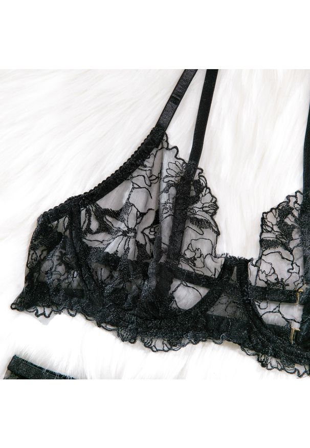 Intica - Koronkowy komplet bielizny trzyczęściowy regulowany Lizanne. Kolor: czarny. Materiał: koronka. Wzór: koronka