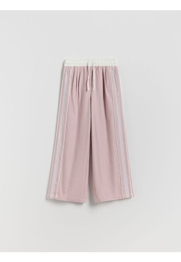 Reserved - Spodnie z koronkowymi lampasami - brudny róż. Kolor: różowy. Materiał: koronka