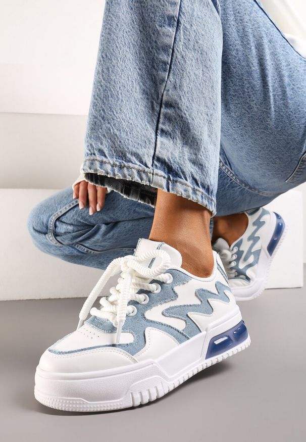 Born2be - Biało-Niebieskie Sneakersy na Podeszwie z Ozdobną Wstawką i Szerokimi Sznurówkami Linnae. Okazja: na co dzień. Kolor: biały. Materiał: jeans