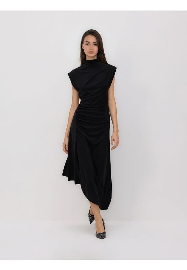 Reserved - Asymetryczna sukienka midi - czarny. Kolor: czarny. Materiał: dzianina. Typ sukienki: asymetryczne. Długość: midi