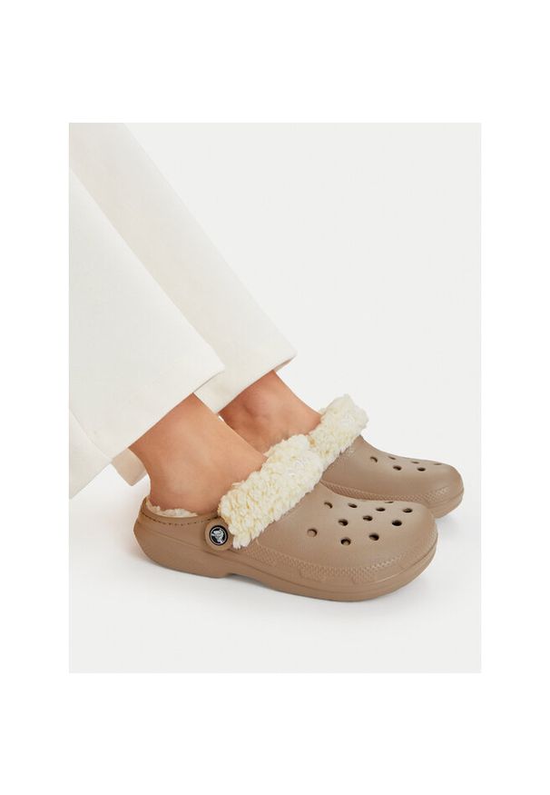 Klapki Crocs. Kolor: beżowy