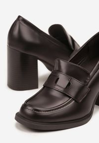 Renee - Brązowe Półbuty Mokasyny na Słupku Liarissa. Okazja: na co dzień. Kolor: brązowy. Materiał: jeans. Wzór: aplikacja. Obcas: na słupku. Styl: klasyczny, casual, elegancki