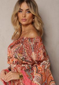 Renee - Czerwona Rozkloszowana Sukienka w Print Paisley z Frędzelkami i Hiszpańskim Dekoltem Jotalle. Okazja: na imprezę. Kolor: czerwony. Długość rękawa: długi rękaw. Wzór: paisley, nadruk. Styl: elegancki, wizytowy #4