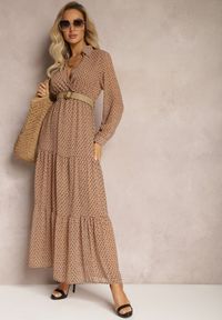 Renee - Ciemnobeżowa Sukienka Z Paskiem Erenope. Kolor: beżowy. Materiał: materiał. Długość rękawa: długi rękaw. Wzór: gładki. Typ sukienki: kopertowe. Długość: maxi #4