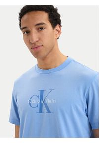 Calvin Klein Jeans T-Shirt SS 20S LV04RG832G Niebieski jasny Regular Fit. Kolor: niebieski. Materiał: bawełna #5
