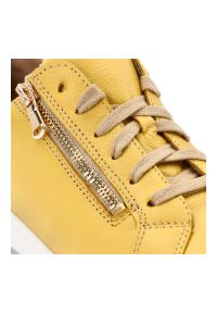 Żółte Sneakersy Wasak Modne Obuwie Damskie. Okazja: na co dzień. Zapięcie: sznurówki. Kolor: żółty. Materiał: skóra. Wzór: grochy #6
