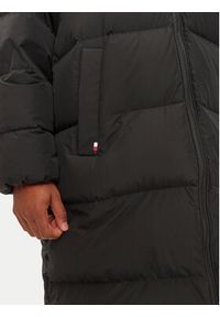 TOMMY HILFIGER - Tommy Hilfiger Kurtka puchowa MW0MW37368 Czarny Regular Fit. Kolor: czarny. Materiał: syntetyk