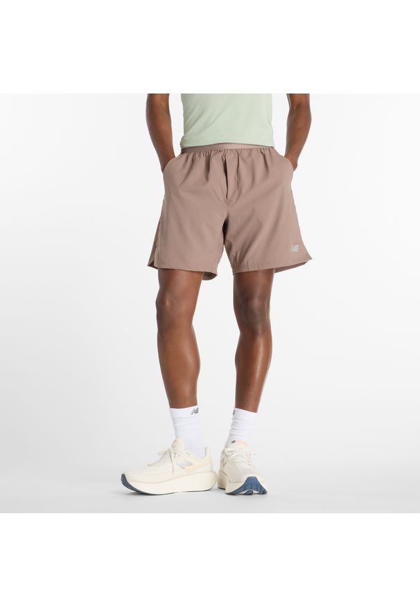 Spodenki męskie New Balance MS41288EAS – bezowe. Materiał: materiał, poliester. Sport: fitness