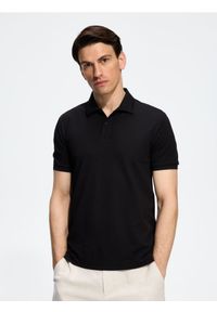 Reserved - Koszulka polo regular fit - czarny. Typ kołnierza: polo. Kolor: czarny. Materiał: bawełna, dzianina