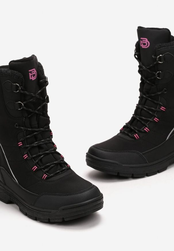 Born2be - Czarno-Fuksjowe Sportowe Botki z Wysoką Cholewką Ocieplone Fardana. Okazja: na uczelnię, na co dzień. Wysokość cholewki: przed kolano. Kolor: czarny. Materiał: jeans. Szerokość cholewki: normalna. Styl: sportowy