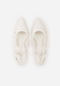 Born2be - Białe Sandały na Płaskiej Podeszwie Ozdobione Wycięciami Auraly. Okazja: na co dzień. Zapięcie: sprzączka. Kolor: biały. Wzór: aplikacja. Obcas: na płaskiej podeszwie. Styl: casual, elegancki #8