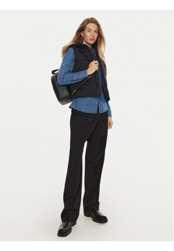 Calvin Klein Performance Bezrękawnik 00GWF4O510 Czarny Regular Fit. Kolor: czarny. Materiał: syntetyk. Długość rękawa: bez rękawów