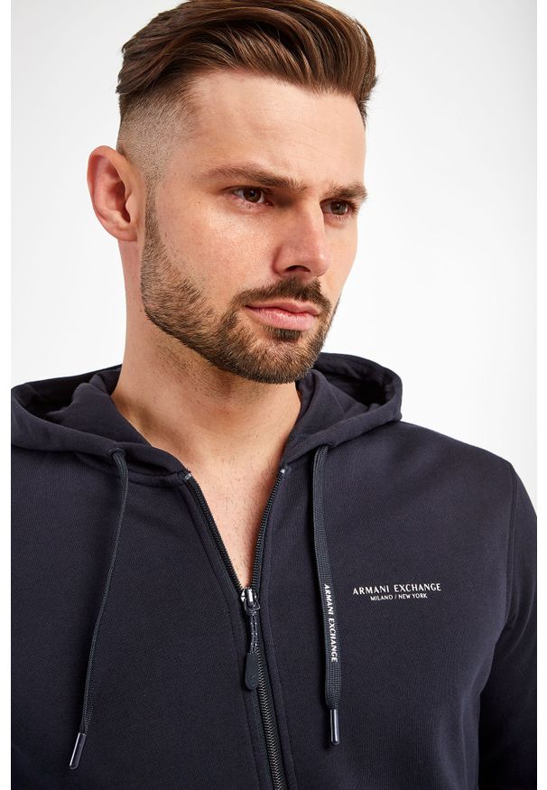 Armani Exchange - Bluza ARMANI EXCHANGE. Typ kołnierza: kaptur, kołnierzyk stójkowy. Wzór: nadruk. Styl: klasyczny
