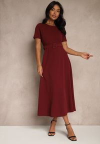 Renee - Bordowa Sukienka o Rozkloszowanym Kroju z Ozdobnym Paskiem Desiliena. Okazja: na co dzień. Kolor: czerwony. Materiał: denim. Styl: casual, elegancki