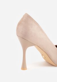 Born2be - Ciemnobeżowe Szpilki Vices na Obcasie Typu Klepsydra ze Skórzaną Wkładką Elttime. Okazja: do pracy, na spotkanie biznesowe. Nosek buta: szpiczasty. Kolor: beżowy. Materiał: skóra. Obcas: na obcasie. Styl: biznesowy, wizytowy. Wysokość obcasa: średni #2