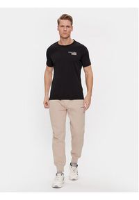 Calvin Klein Jeans T-Shirt J30J324647 Czarny Slim Fit. Kolor: czarny. Materiał: bawełna